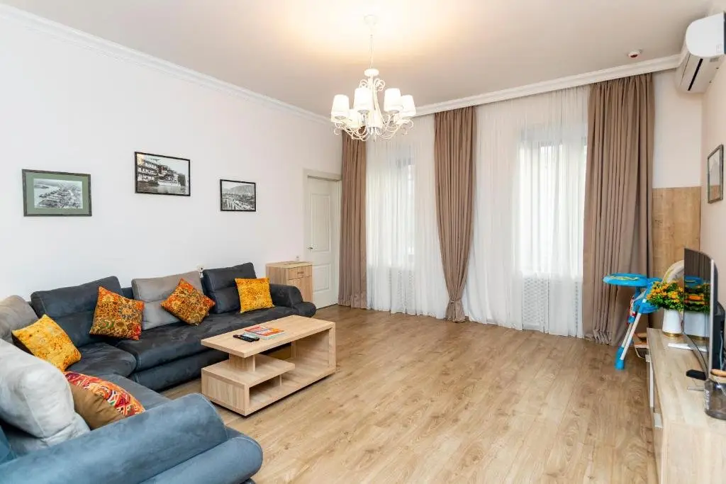 Тбилиси: Proper Apartments New Design 1BR Apt 2 min Liberty Square