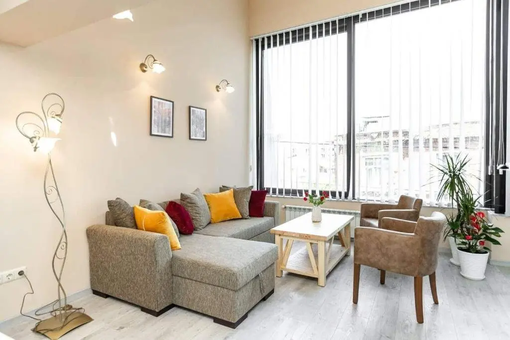 Тбилиси: 2Bedroom bright and quiet apartment in center