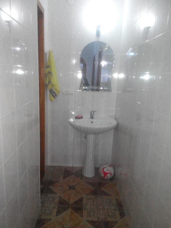 Батуми: Tengizi's Flat