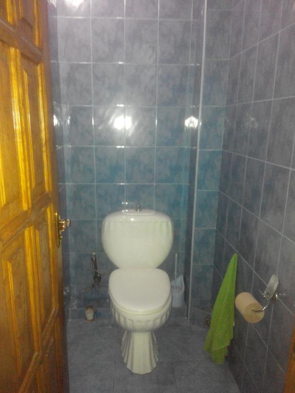 Батуми: Tengizi's Flat