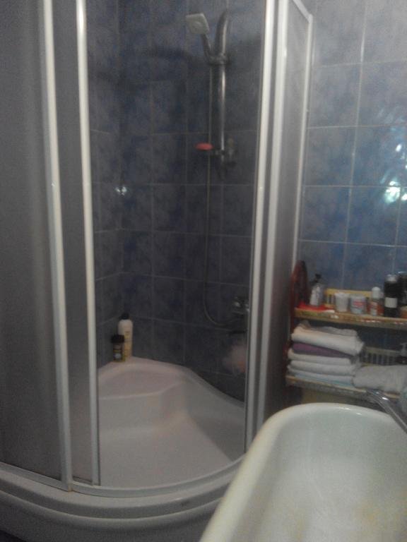 Батуми: Tengizi's Flat