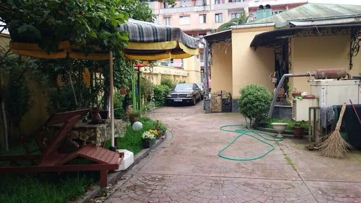 Батуми: Peacock Batumi