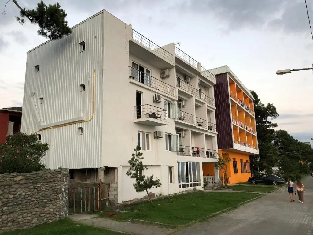 Кобулети: Guest House EMJI