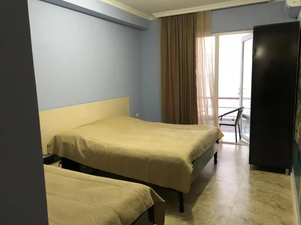 Кобулети: Guest House EMJI