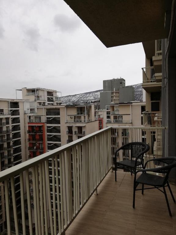 Тбилиси: M2 apartment kartozia 10