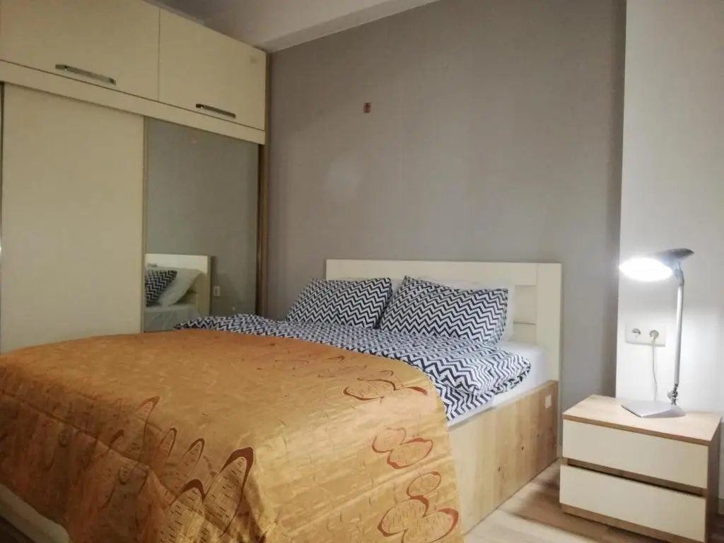 Тбилиси: M2 apartment kartozia 10
