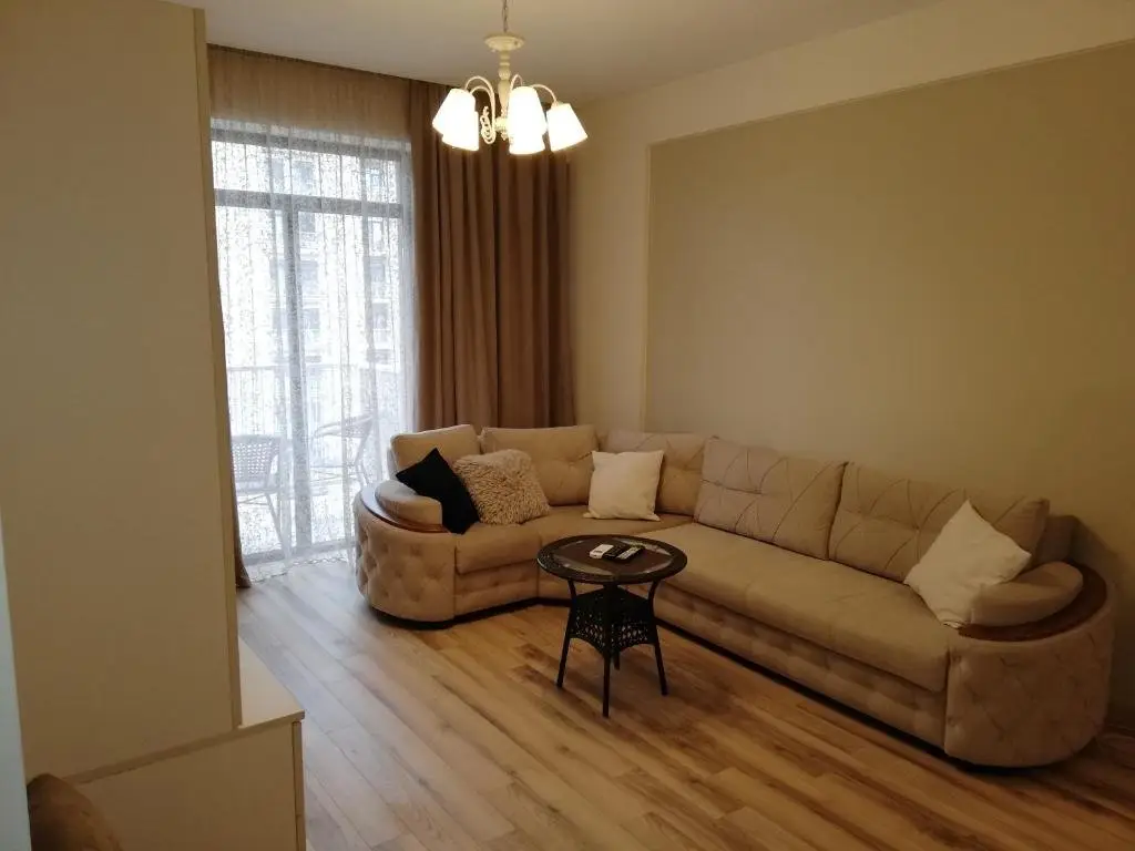 Тбилиси: M2 apartment kartozia 10