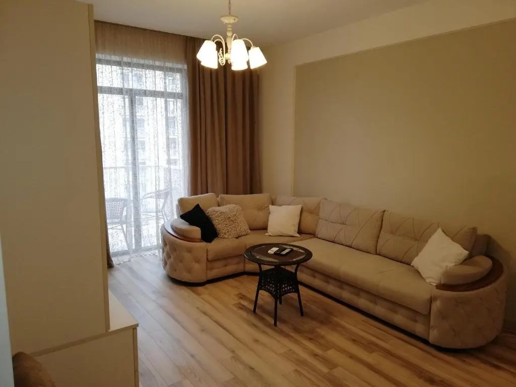 Тбилиси: M2 apartment kartozia 10