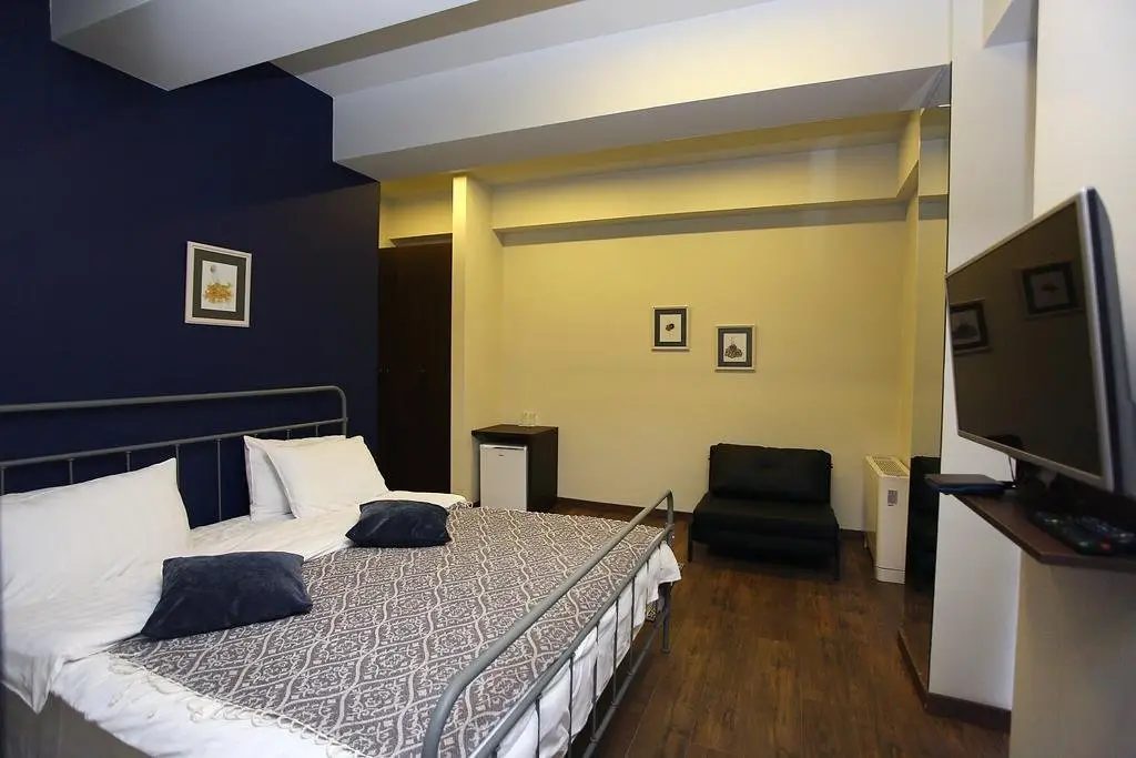 Тбилиси: L.M Club Hotel Mimino