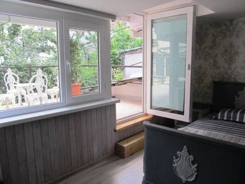 Тбилиси: Best Located, Stylish House.