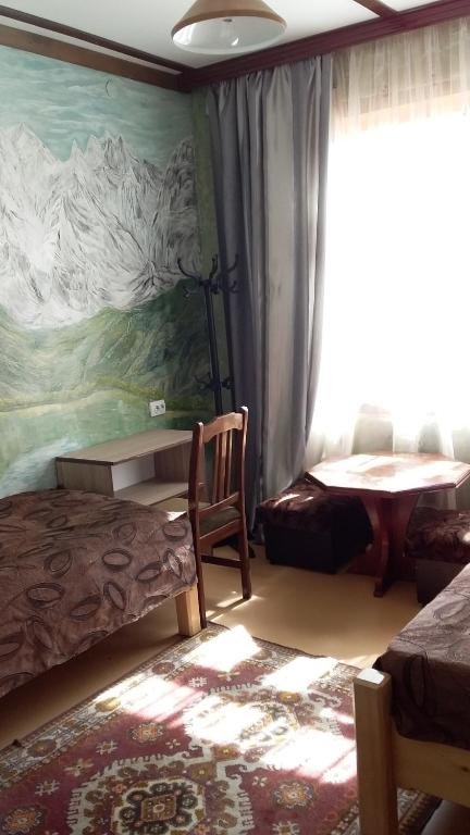 Местиа: Laila Guest House