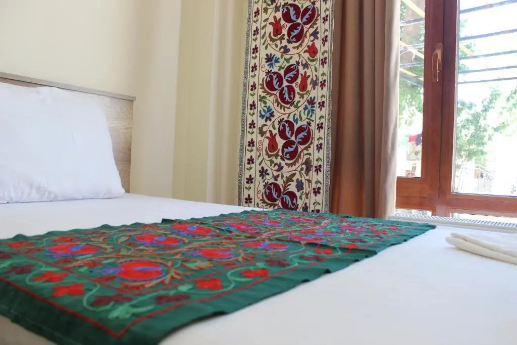 Нурата: Guest House Ruslan Nurata & Tours