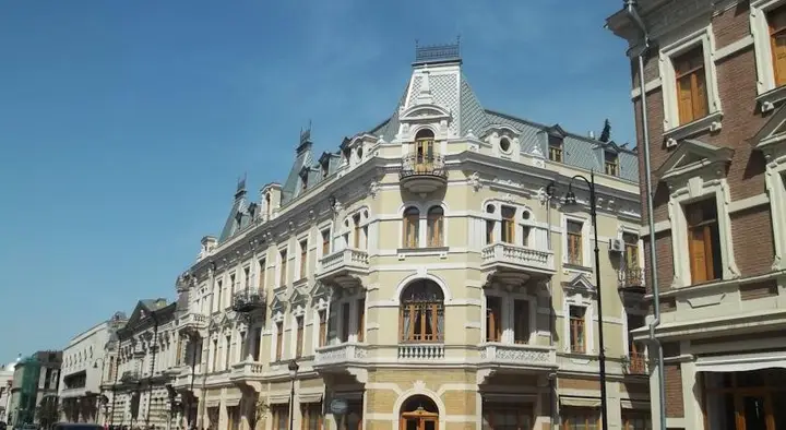 Тбилиси: Alme Hotel