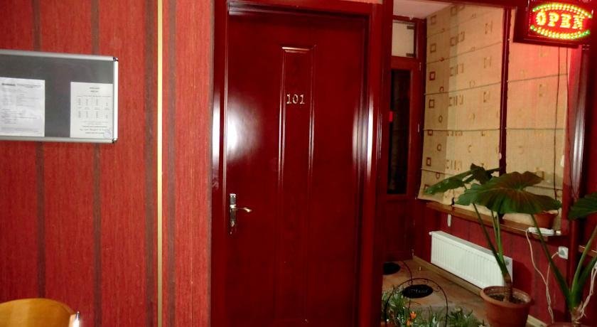 Тбилиси: Alme Hotel