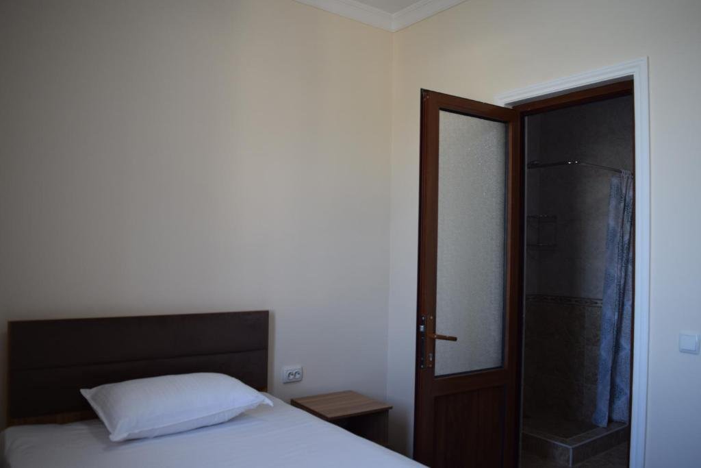 Ташкент: Hotel SUZUK-OTA