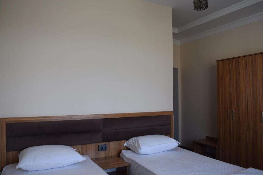 Ташкент: Hotel SUZUK-OTA