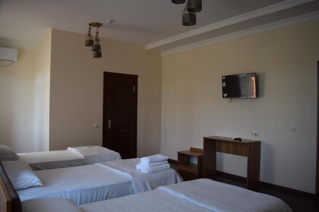 Ташкент: Hotel SUZUK-OTA
