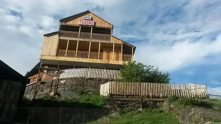 Омало: Hotel Tsasne