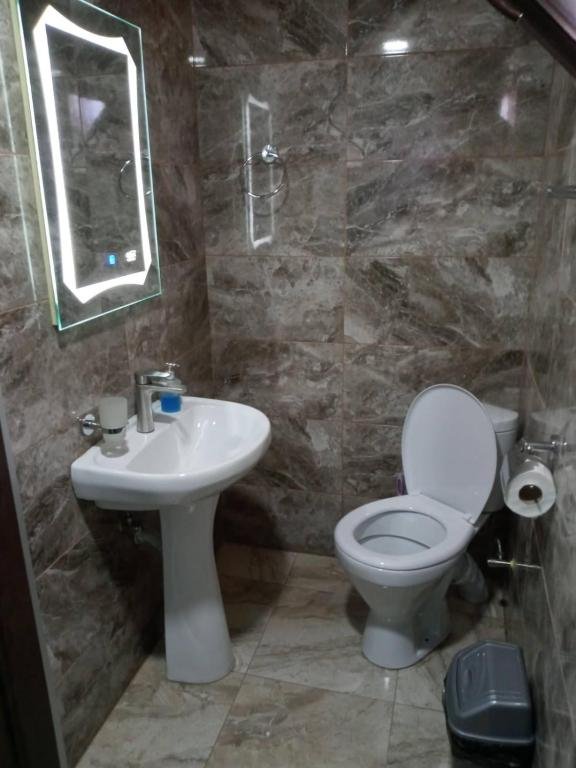 Омало: Hotel Amiran