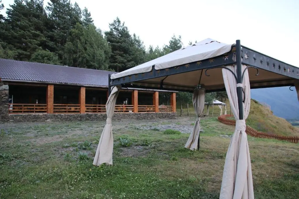 Омало: Hotel Complex Nabadi
