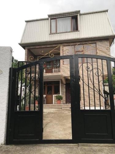Батуми: Lela's Guest house
