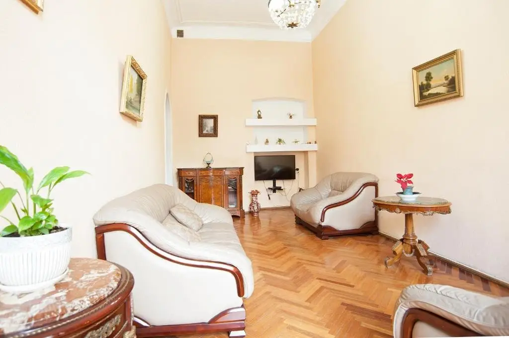 Тбилиси: Apartment in Purtseladze Street