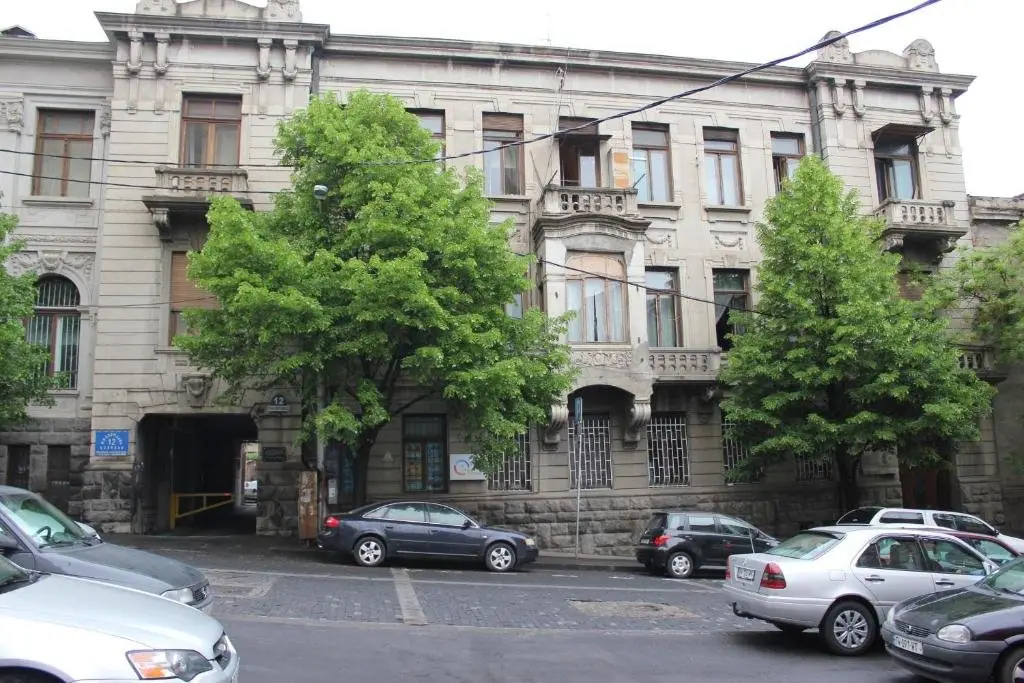 Тбилиси: Apartment in Purtseladze Street