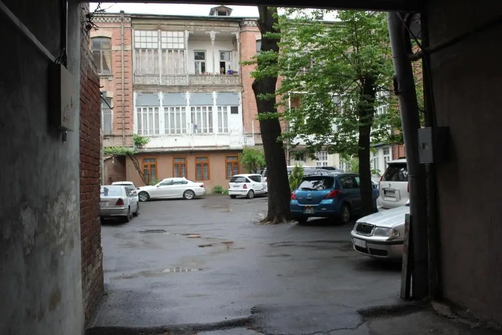 Тбилиси: Apartment in Purtseladze Street