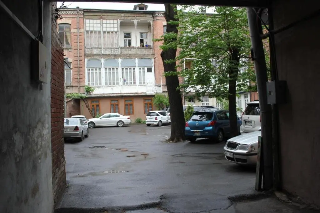 Тбилиси: Apartment in Purtseladze Street