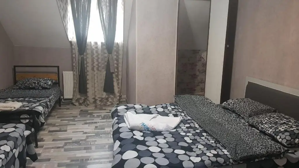 Тбилиси: Kiev Hotel