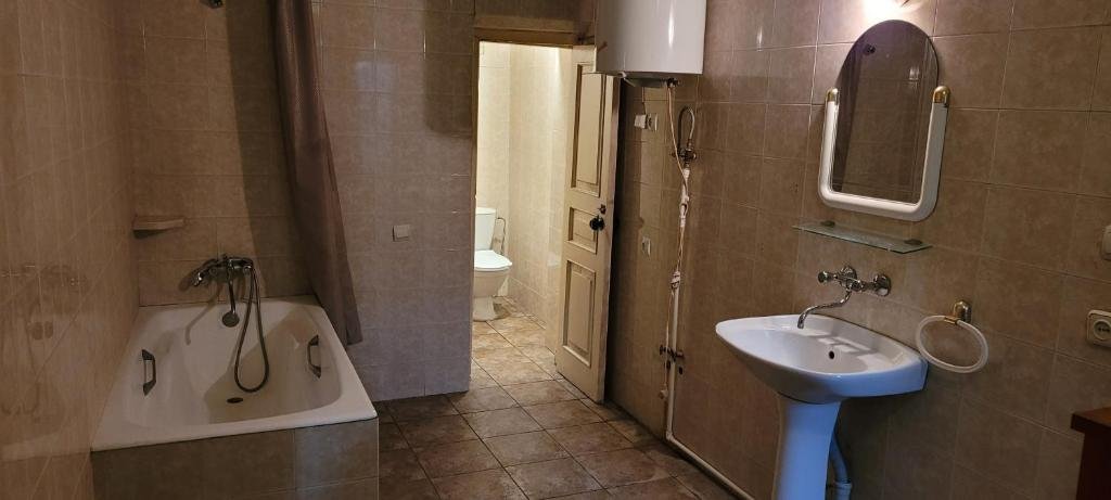 Тбилиси: Kiev Hotel