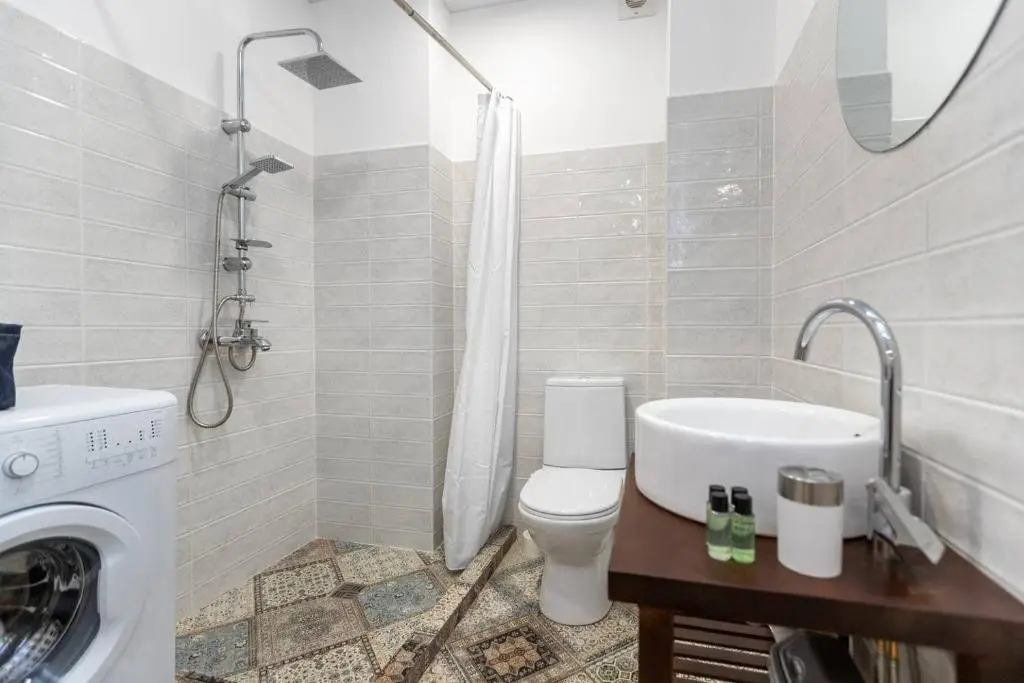 Тбилиси: Wehost Stylish Apartment Near Fabrika