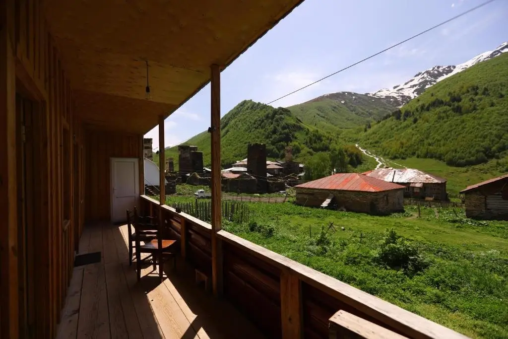 Ушгули: Kochki's cozy home