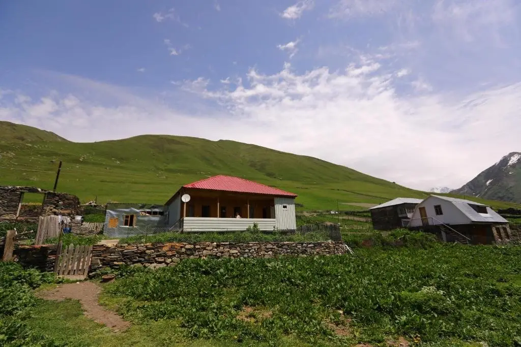 Ушгули: Kochki's cozy home