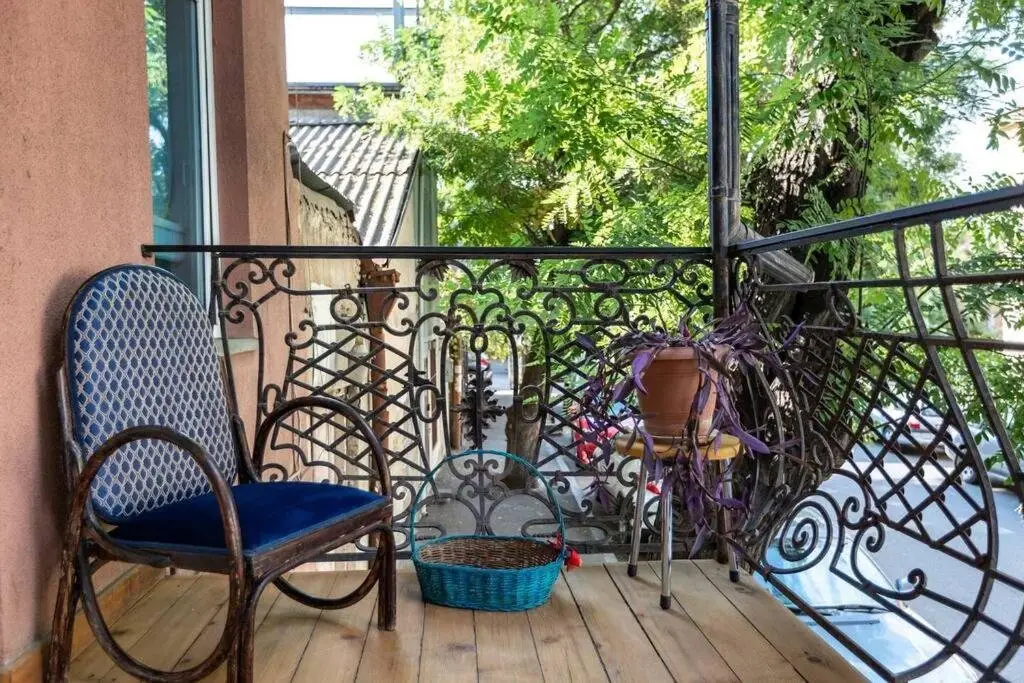 Тбилиси: 3BR Triplex w 3 terraces +3bathrooms, 2 Min. from Rustaveli ave