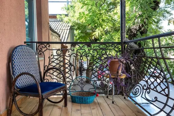 Тбилиси: 3BR Triplex w 3 terraces +3bathrooms, 2 Min. from Rustaveli ave