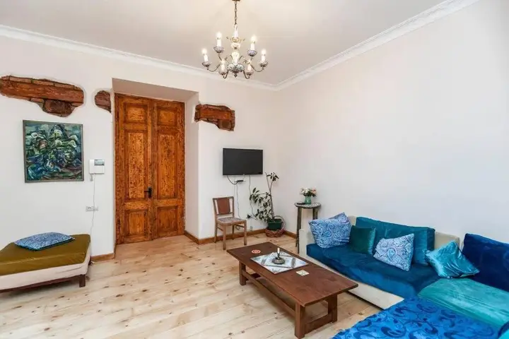 Тбилиси: 3BR Triplex w 3 terraces +3bathrooms, 2 Min. from Rustaveli ave