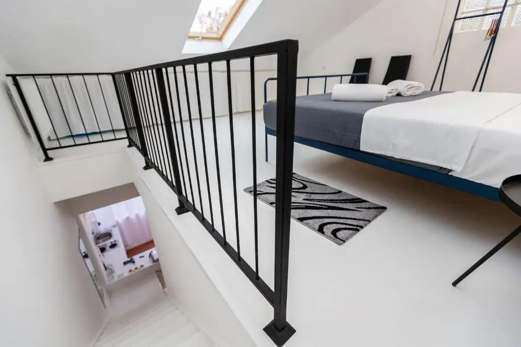 1br apt with balcony in the heat of old tbilisi — фото 1