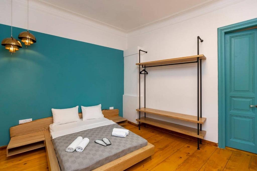 Тбилиси: 2br stylish apt in the heart of tbilisi
