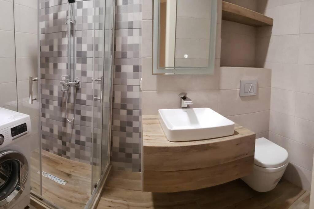 Тбилиси: Apartment - 200 m Near Central Park