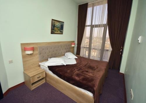 Зугдиди: Hotel Grand