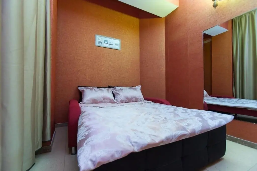 Тбилиси: 3 Bedrooms Aprtment