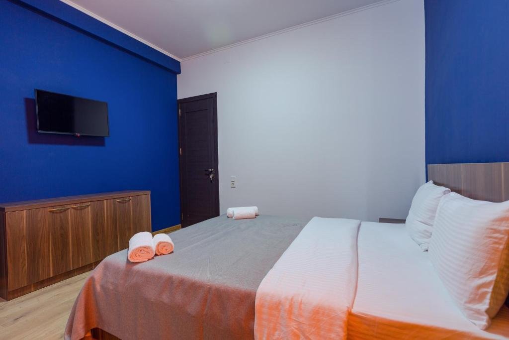 Батуми: Komuna Hostel & Hotel