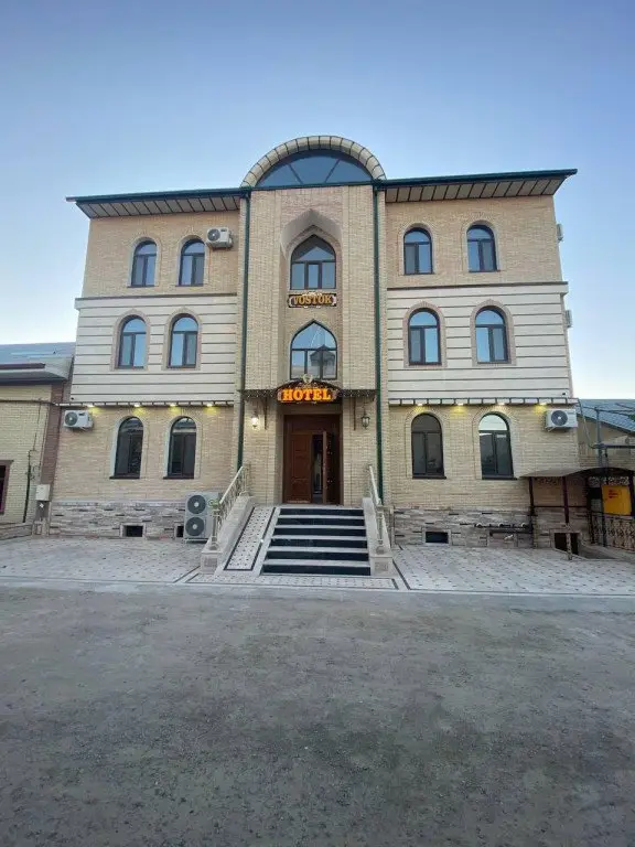Каган: Hotel Vostok