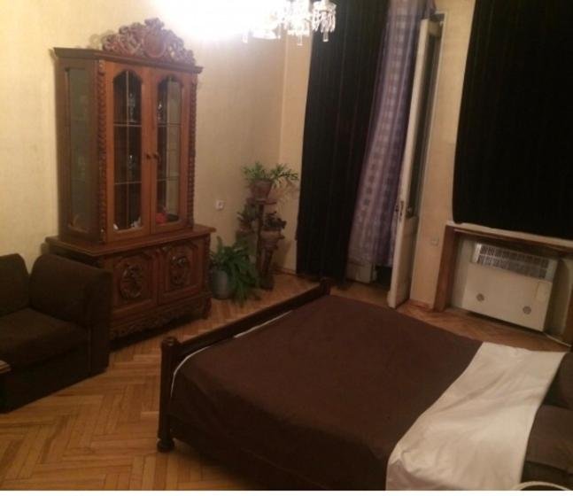 Тбилиси: 10 Pekini Avenue
