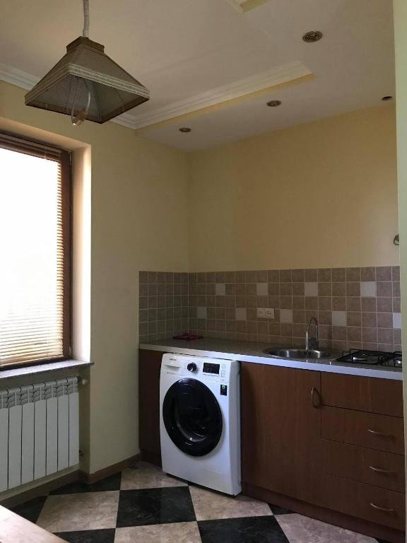 Кутаиси: Georgia, kutaisi, Bukhaidze street N33