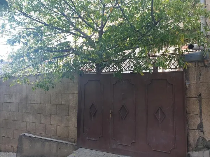 Тбилиси: 30 Elene Akhvlediani St, Tbilisi
