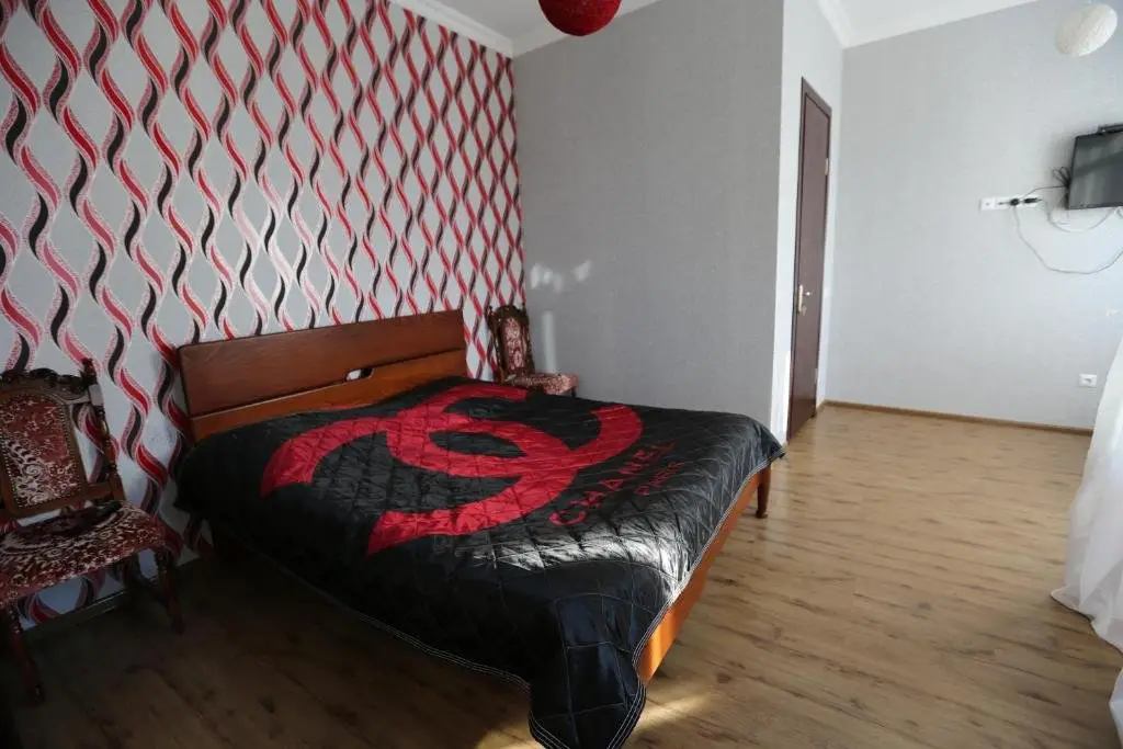 Батуми: 3 Komnatnaia Kvartira V Centre Batumi