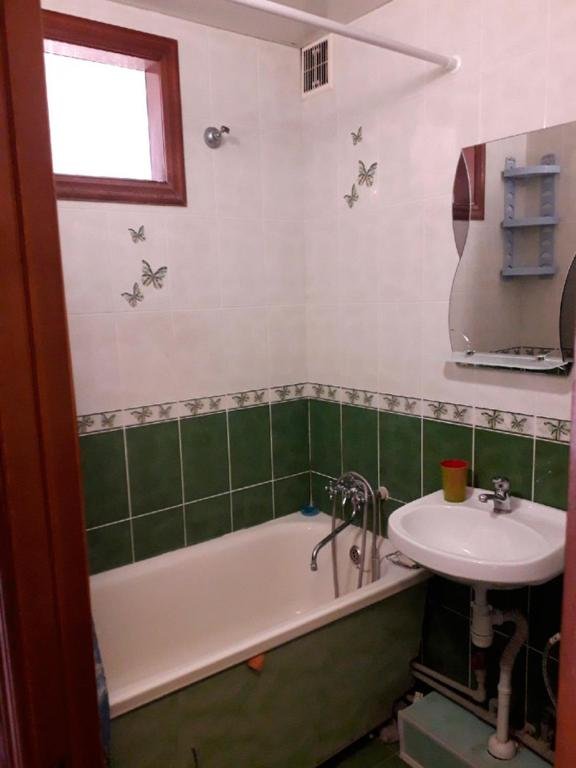 Батуми: 117 Vakhtang Gorgasali street, apt. 21 - 2