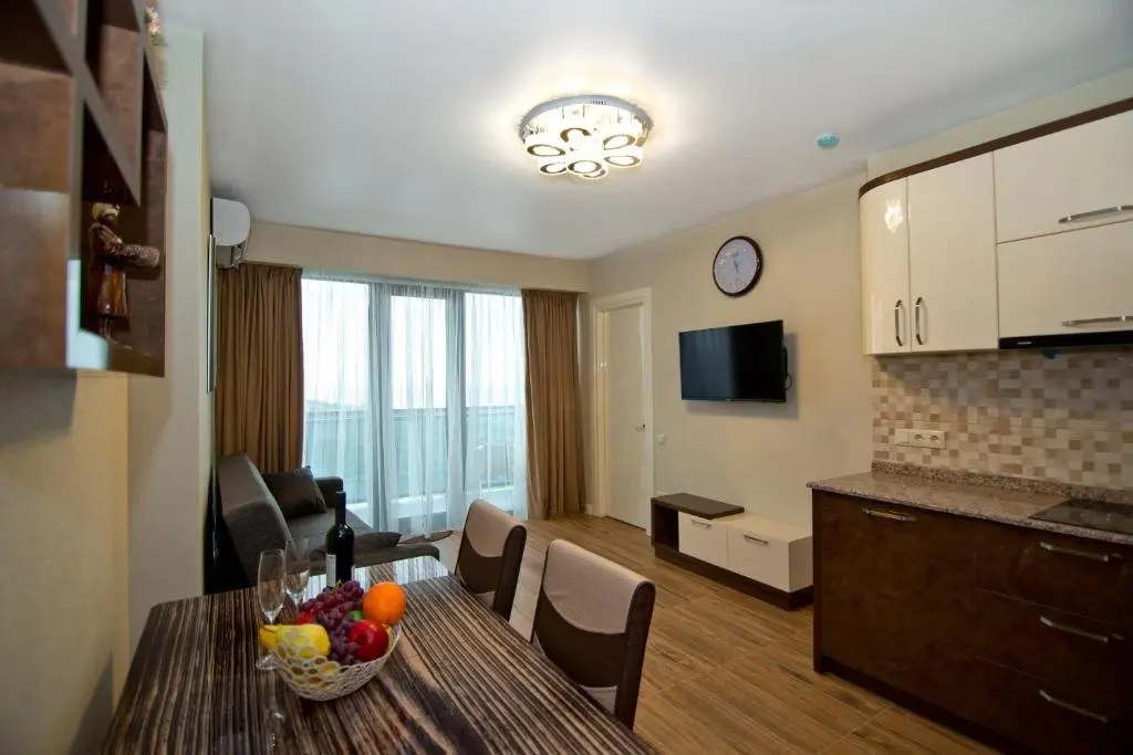 Батуми: Travels In Batumi At Orby Beach Tower.0714